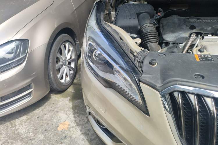Used Buick Envision 2017 28T Four-Wheel Drive Elite Model Right Front Headlight