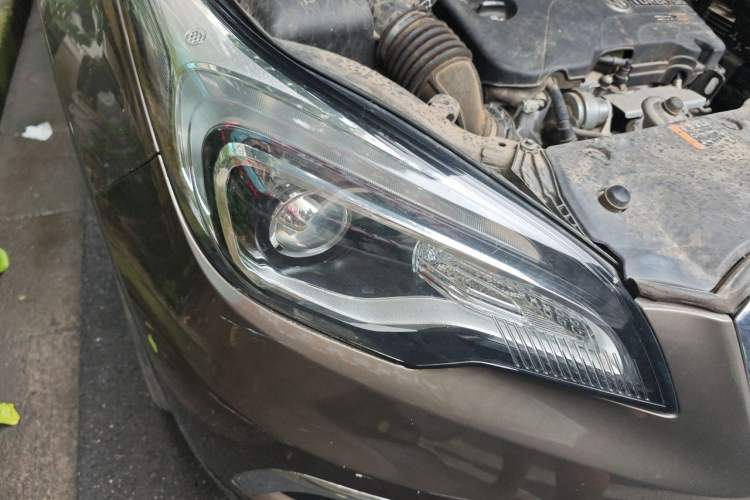 Used Buick Envision 2017 20T Two-Wheel Drive Elite Version Right Front Headlight