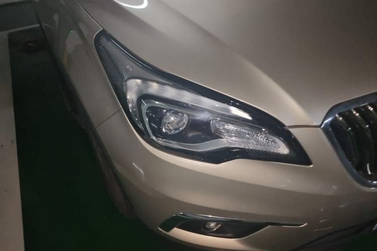 Used Buick Envision 2017 20T Two-Wheel Drive Leading Version Right Front Headlight