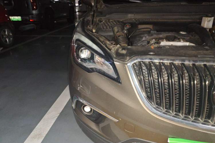 Used Buick Envision 2017 28T Four-Wheel Drive Elite Model Right Front Headlight