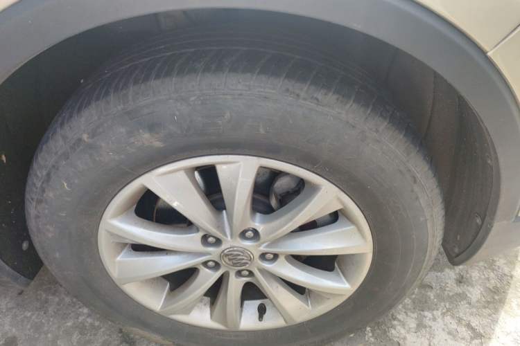 Used Buick Envision 2017 28T Four-Wheel Drive Elite Model Right Front Wheel Hub