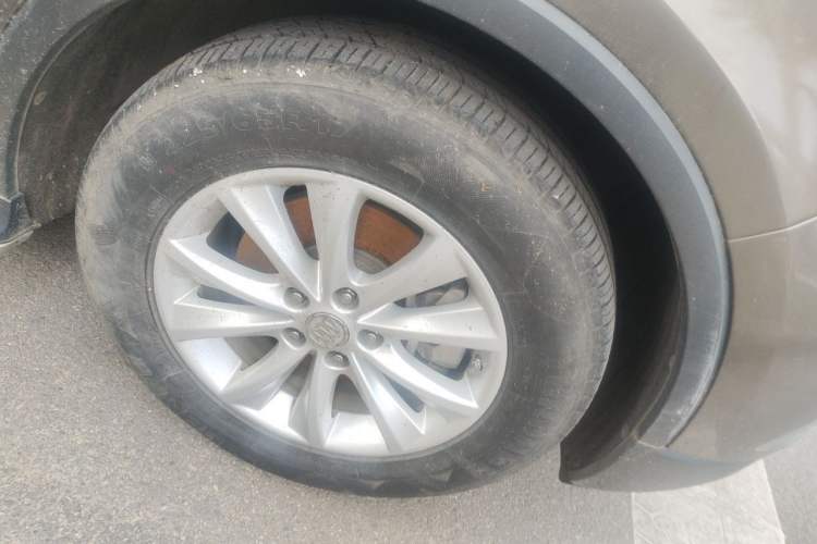 Used Buick Envision 2017 28T Four-Wheel Drive Elite Model Right Front Wheel Hub