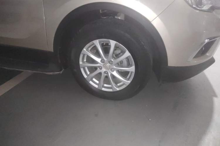 Used Buick Envision 2017 20T Two-Wheel Drive Leading Version Right Front Wheel Hub