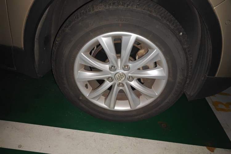 Used Buick Envision 2017 28T Four-Wheel Drive Luxury Model Right Front Wheel Hub