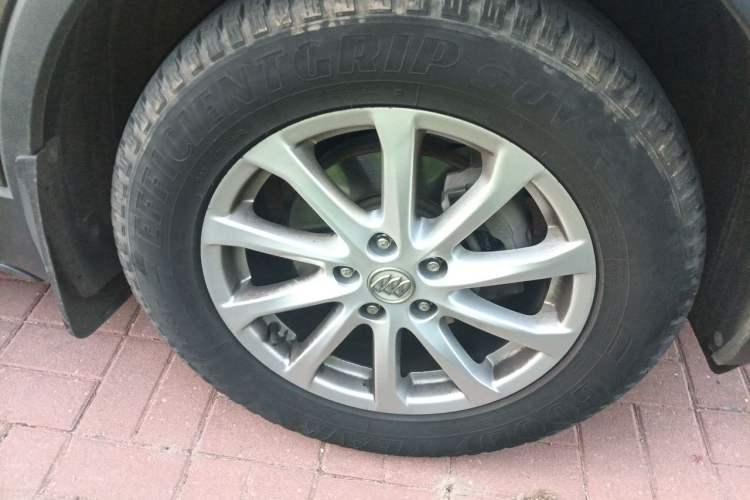 Used Buick Envision 2017 20T Two-Wheel Drive Elite Version Right Front Wheel Hub