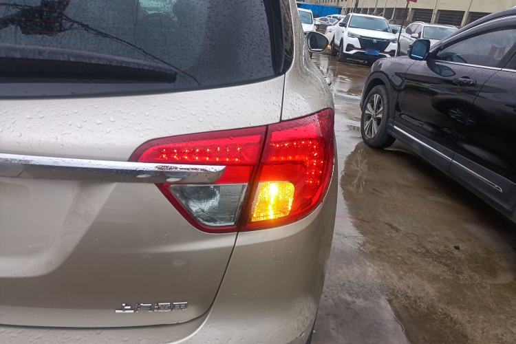 Used Buick Envision 2017 28T Four-Wheel Drive Elite Model Right Rear Taillight