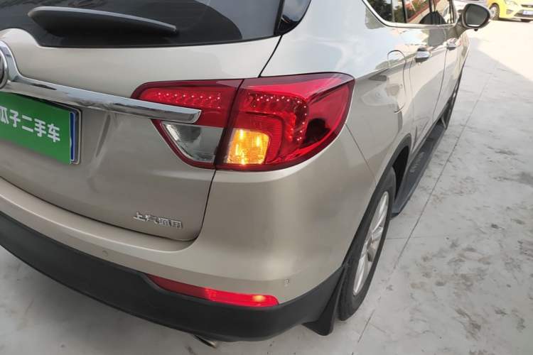 Used Buick Envision 2017 28T Four-Wheel Drive Elite Model Right Rear Taillight
