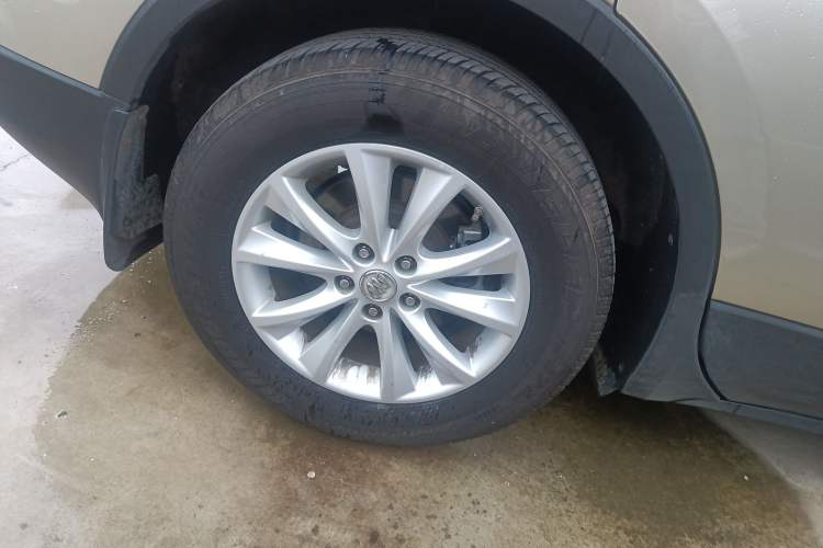 Used Buick Envision 2017 28T Four-Wheel Drive Elite Model Right Rear Wheel Hub