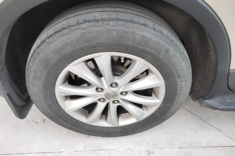 Used Buick Envision 2017 28T Four-Wheel Drive Elite Model Right Rear Wheel Hub