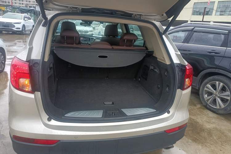 Used Buick Envision 2017 28T Four-Wheel Drive Elite Model Trunk