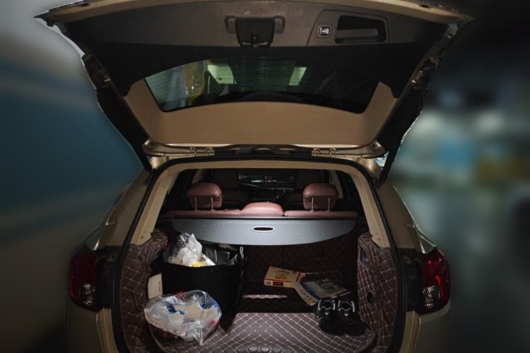 Used Buick Envision 2017 28T Four-Wheel Drive Luxury Model Trunk