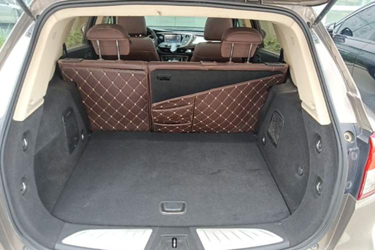 Used Buick Envision 2017 20T Two-Wheel Drive Elite Version Trunk