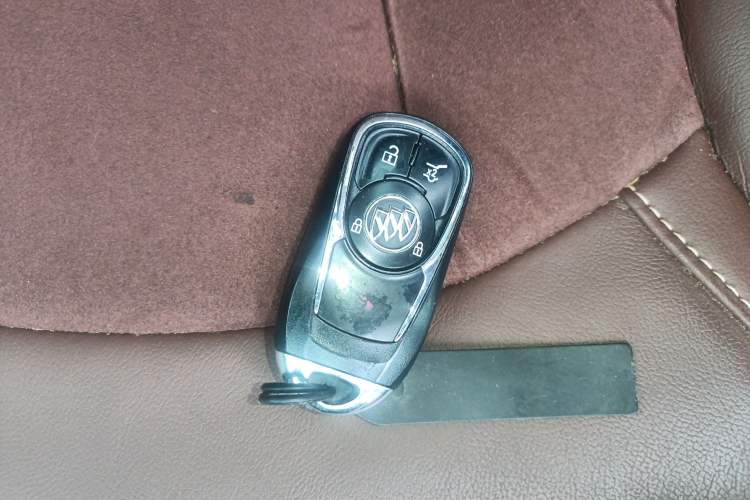 Used Buick Envision 2017 28T Four-Wheel Drive Elite Model Vehicle Key