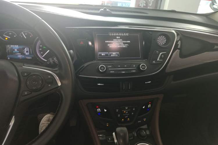 Used Buick Envision 2018 20T Two-Wheel Drive Luxury Model Audio And AC Panel