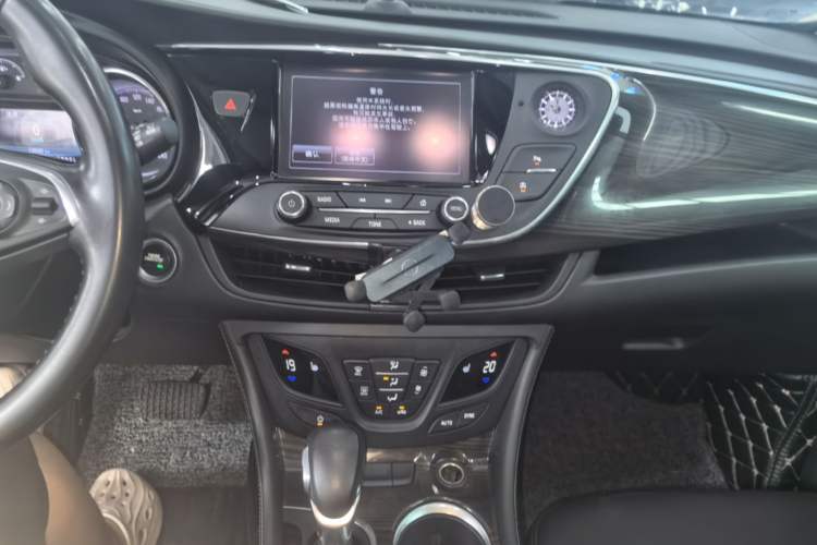 Used Buick Envision 2018 20T Two-Wheel-Drive Elite Model Audio And AC Panel