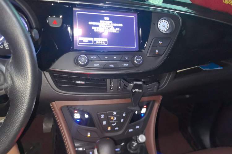 Used Buick Envision 2018 28T Four-Wheel Drive Elite Version Audio And AC Panel