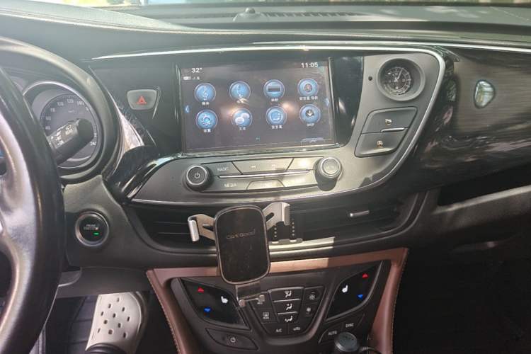 Used Buick Envision 2018 28T Four-Wheel Drive Elite Version Audio And AC Panel