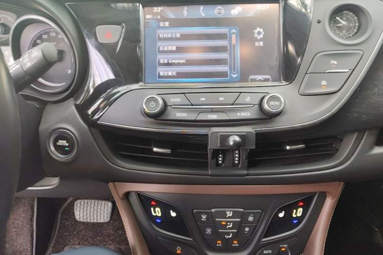 Used Buick Envision 2018 28T Four-Wheel Drive Elite Version Audio And AC Panel