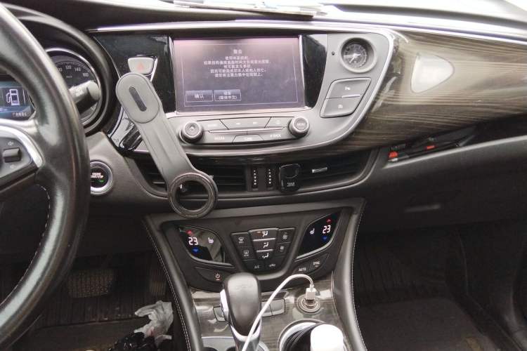 Used Buick Envision 2018 20T Two-Wheel-Drive Elite Model Audio And AC Panel