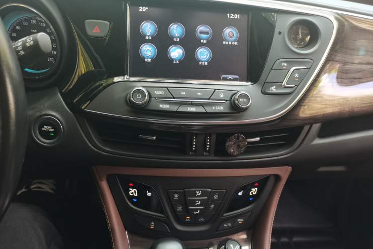 Used Buick Envision 2018 20T Two-Wheel Drive Luxury Model Audio And AC Panel