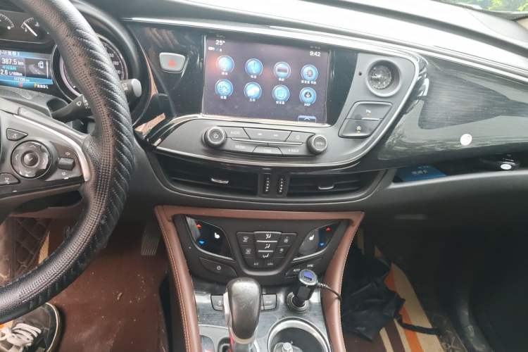Used Buick Envision 2018 28T Four-Wheel Drive Elite Version Audio And AC Panel