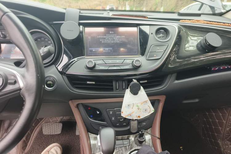 Used Buick Envision 2018 28T Four-Wheel Drive Elite Version Audio And AC Panel