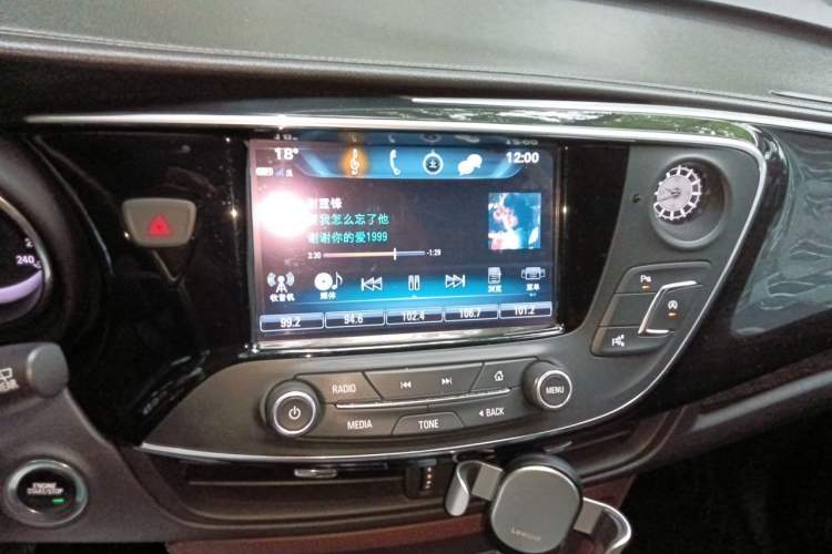 Used Buick Envision 2018 20T Two-Wheel Drive Luxury Model Audio And AC Panel
