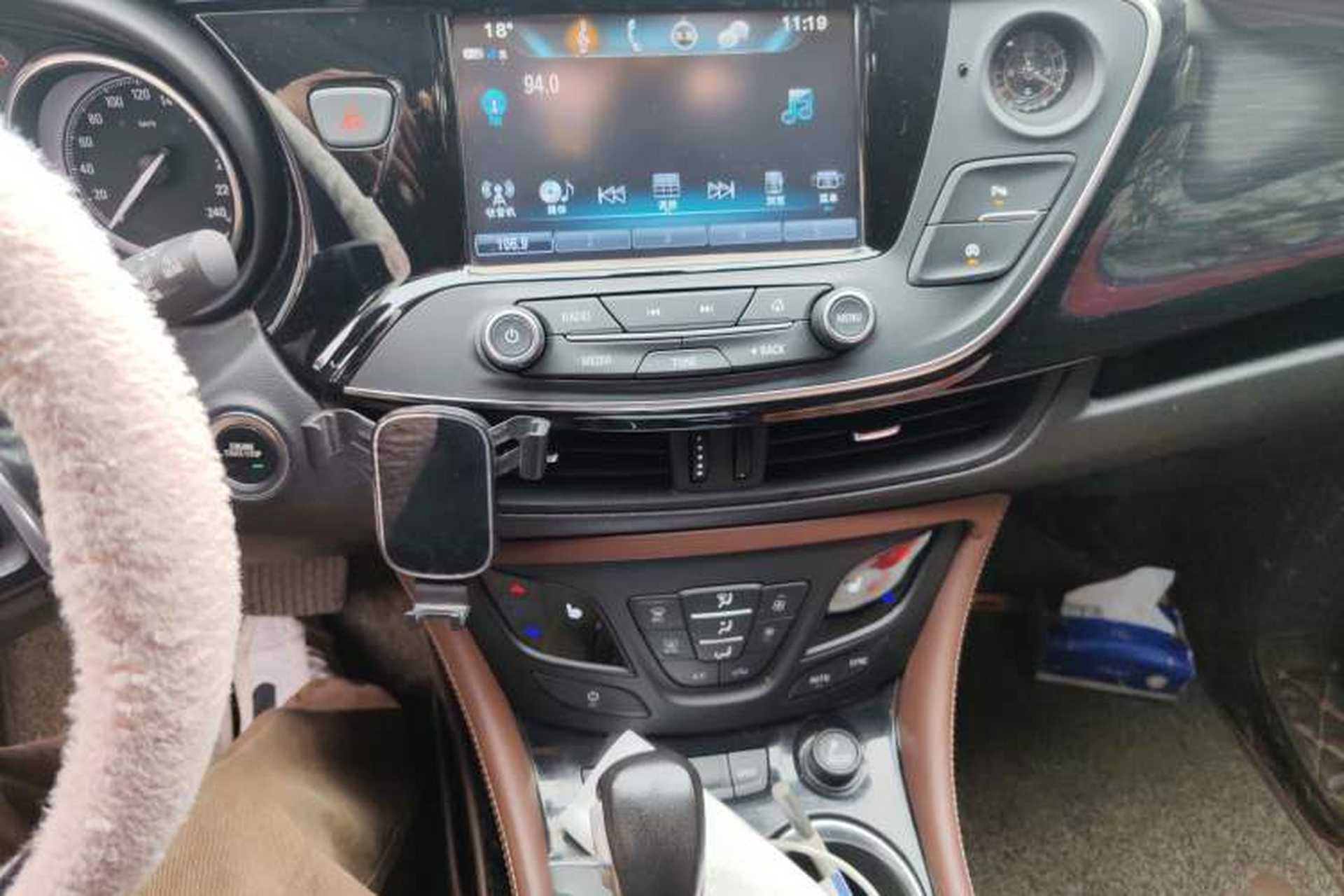 Used Buick Envision 2018 28T Four-Wheel Drive Elite Version Audio And AC Panel