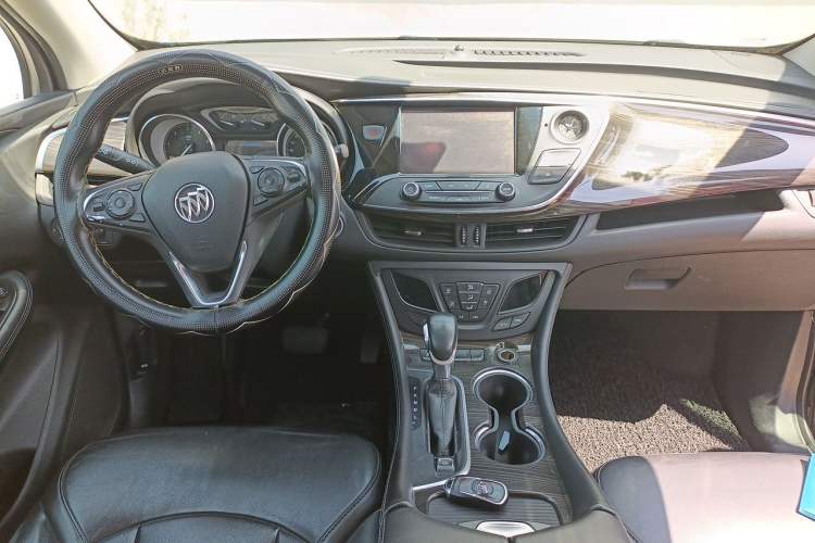 Used Buick Envision 2018 20T Two-Wheel-Drive Elite Model Center Console