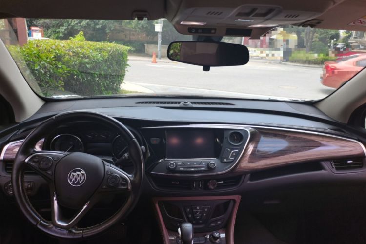 Used Buick Envision 2018 20T Two-Wheel Drive Luxury Model Center Console