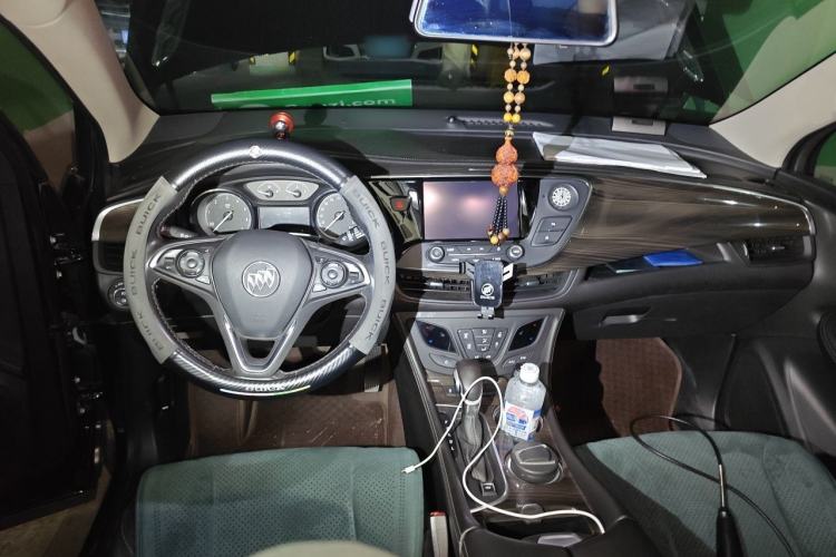 Used Buick Envision 2018 20T Two-Wheel-Drive Elite Model Center Console