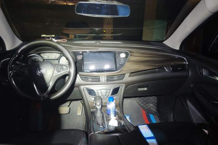 Used Buick Envision 2018 20T Two-Wheel-Drive Leading Model Center Console