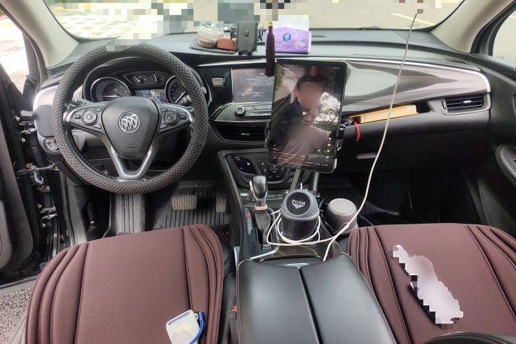 Used Buick Envision 2018 20T Two-Wheel-Drive Elite Model Center Console