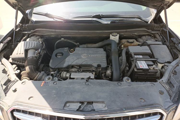 Used Buick Envision 2018 20T Two-Wheel-Drive Elite Model Engine Bay