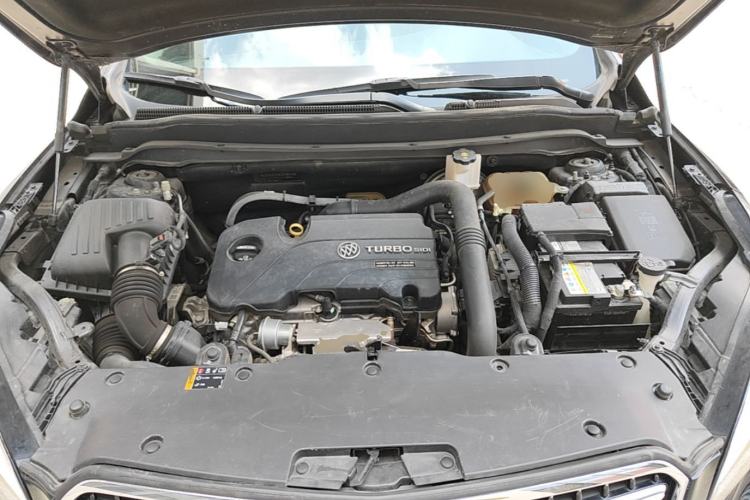 Used Buick Envision 2018 20T Two-Wheel-Drive Elite Model Engine Bay