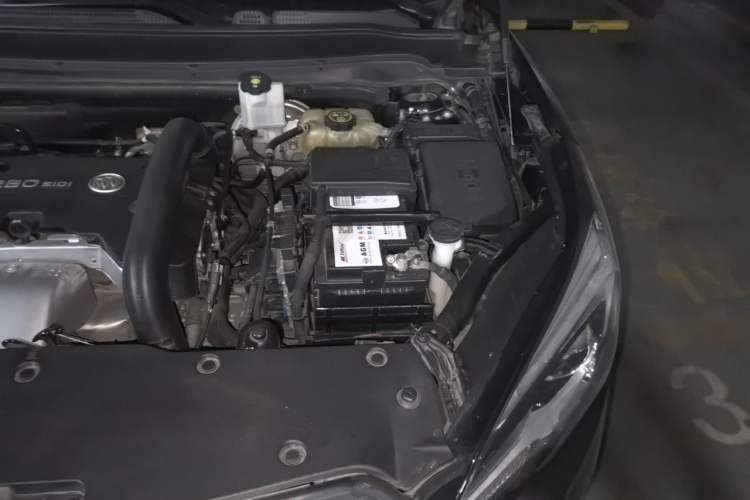 Used Buick Envision 2018 28T Four-Wheel Drive Elite Version Engine Bay Left