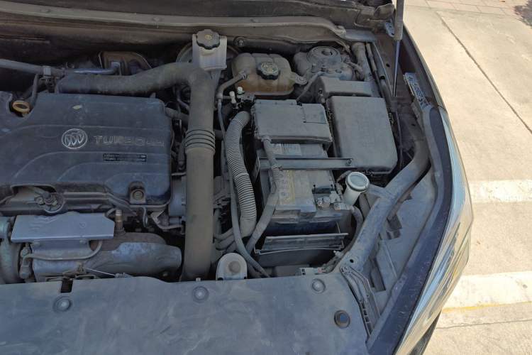 Used Buick Envision 2018 20T Two-Wheel-Drive Elite Model Engine Bay Left