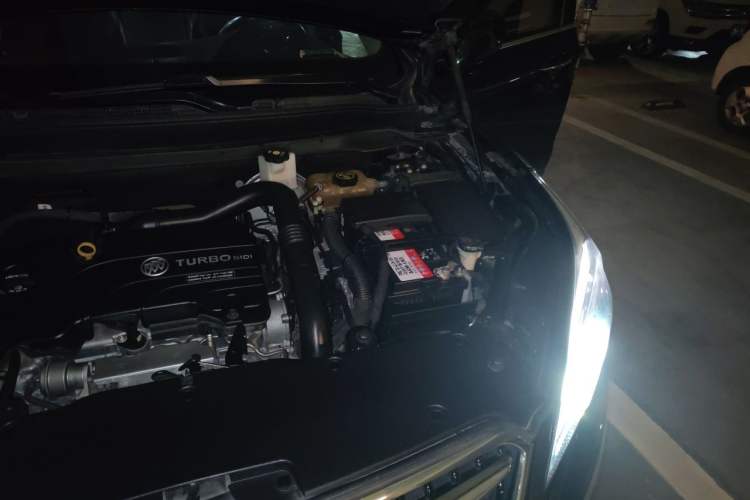 Used Buick Envision 2018 20T Two-Wheel-Drive Leading Model Engine Bay Left
