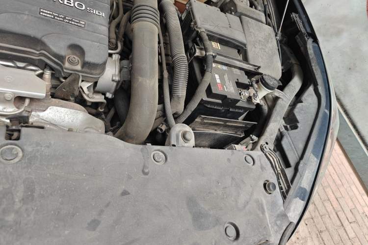 Used Buick Envision 2018 20T Two-Wheel-Drive Elite Model Engine Bay Left