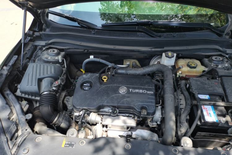 Used Buick Envision 2018 20T Two-Wheel Drive Luxury Model Engine Bay