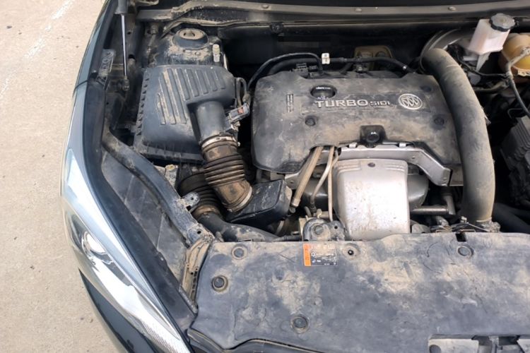 Used Buick Envision 2018 28T Four-Wheel Drive Elite Version Engine Bay Right
