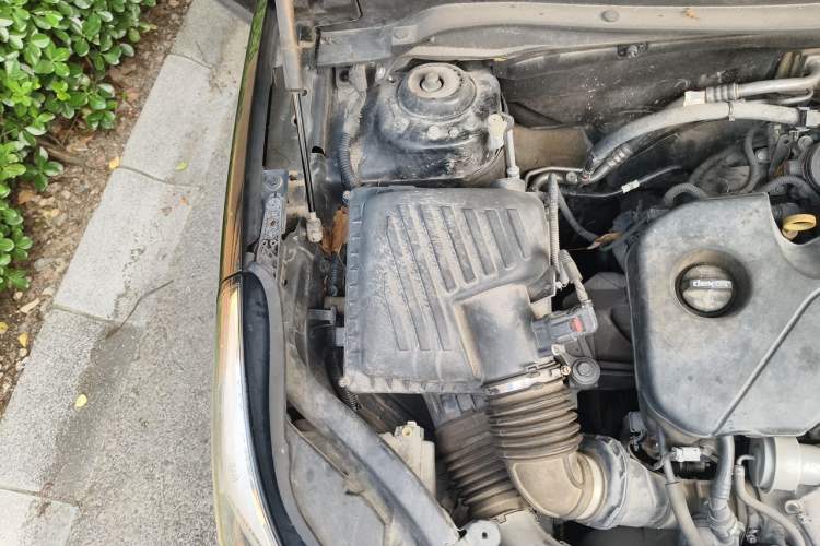 Used Buick Envision 2018 20T Two-Wheel-Drive Elite Model Engine Bay Right