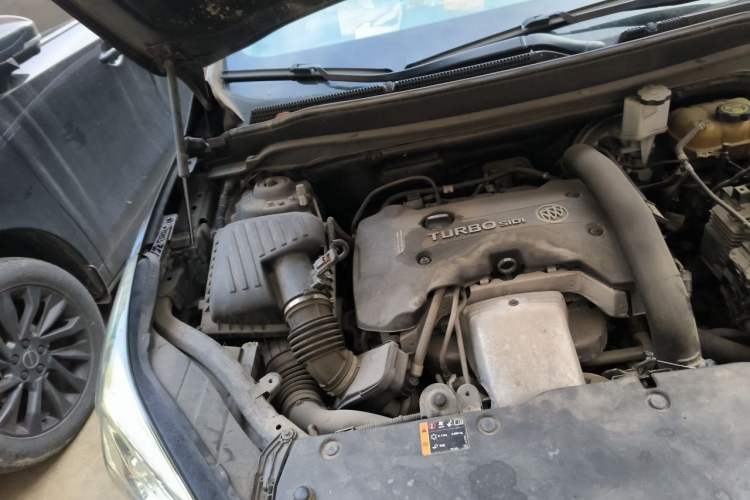 Used Buick Envision 2018 28T Four-Wheel Drive Elite Version Engine Bay Right