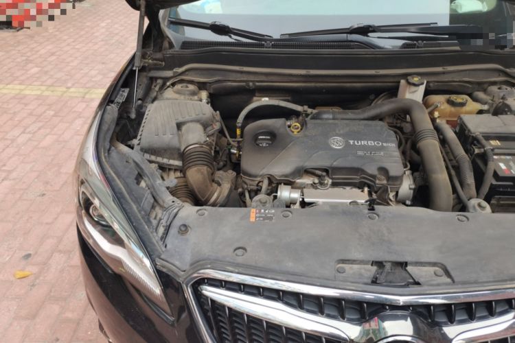 Used Buick Envision 2018 20T Two-Wheel-Drive Elite Model Engine Bay Right