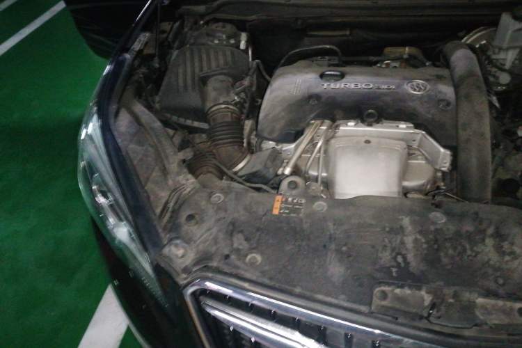 Used Buick Envision 2018 28T Four-Wheel Drive Elite Version Engine Bay Right