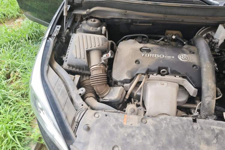 Used Buick Envision 2018 28T Four-Wheel Drive Elite Version Engine Bay Right