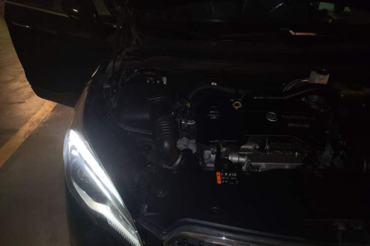 Used Buick Envision 2018 20T Two-Wheel-Drive Leading Model Engine Bay Right