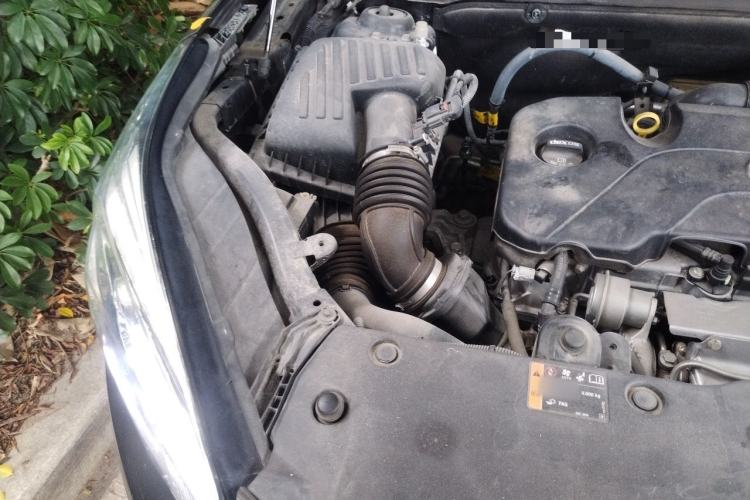 Used Buick Envision 2018 20T Two-Wheel Drive Luxury Model Engine Bay Right