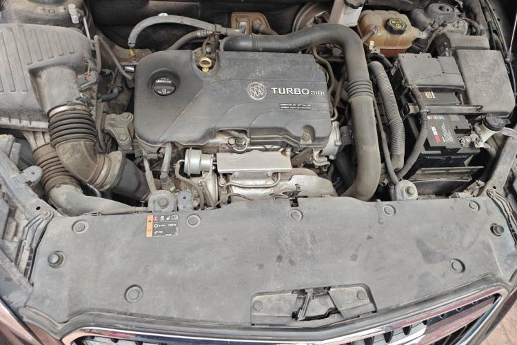 Used Buick Envision 2018 20T Two-Wheel-Drive Elite Model Engine Bay