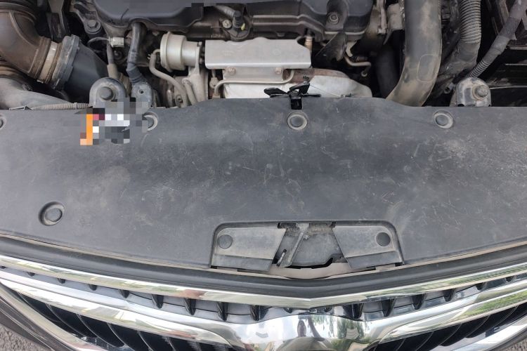 Used Buick Envision 2018 20T Two-Wheel-Drive Elite Model Engine Bay